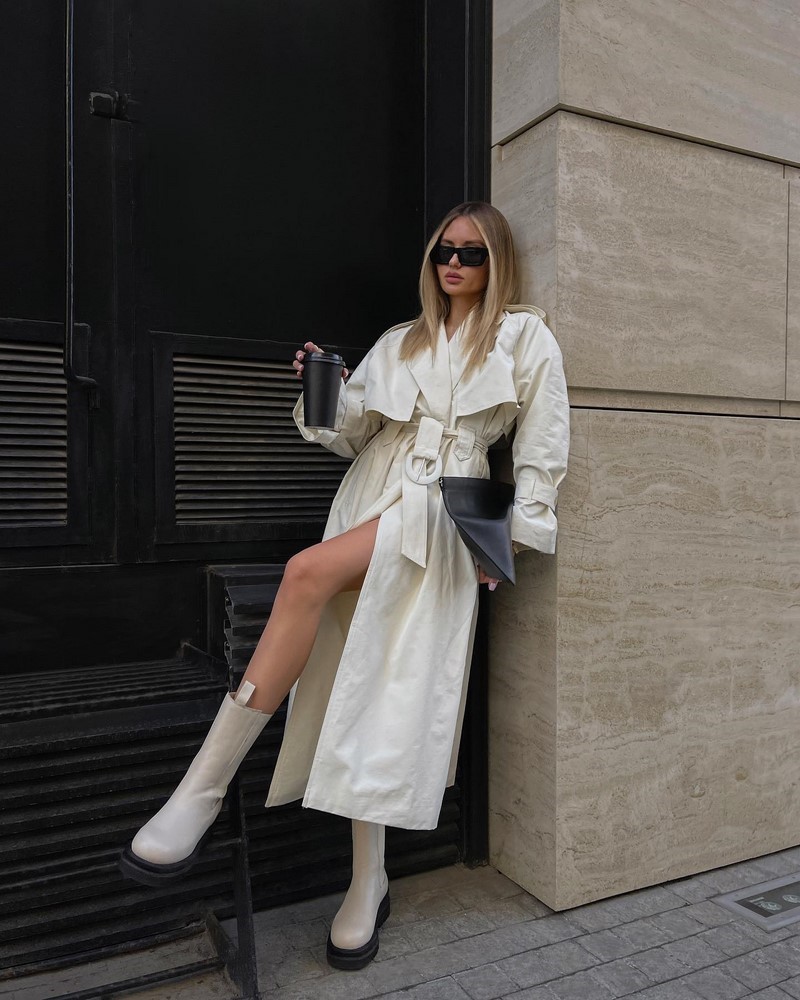 Стильные плащи и тренчи 2026: модные модели на фото