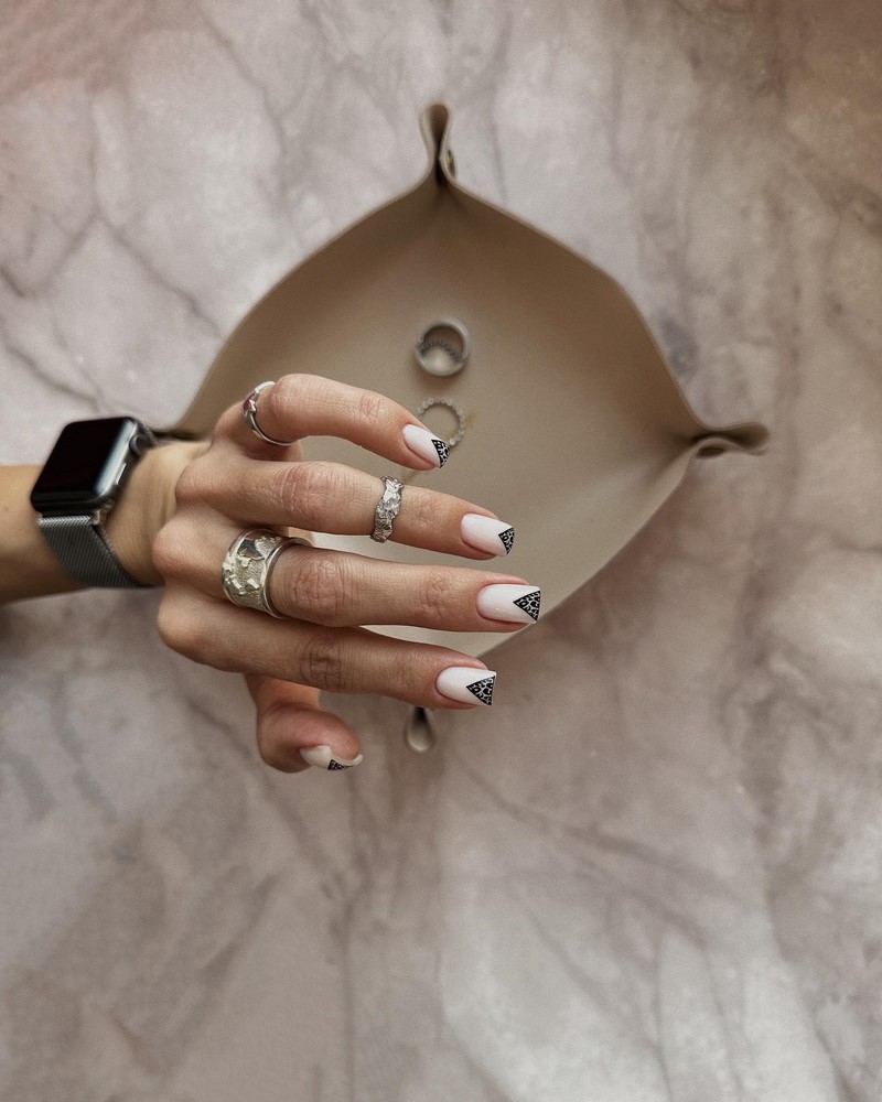 Френч-маникюр осень-зима 2026-2027 — новинки, фото