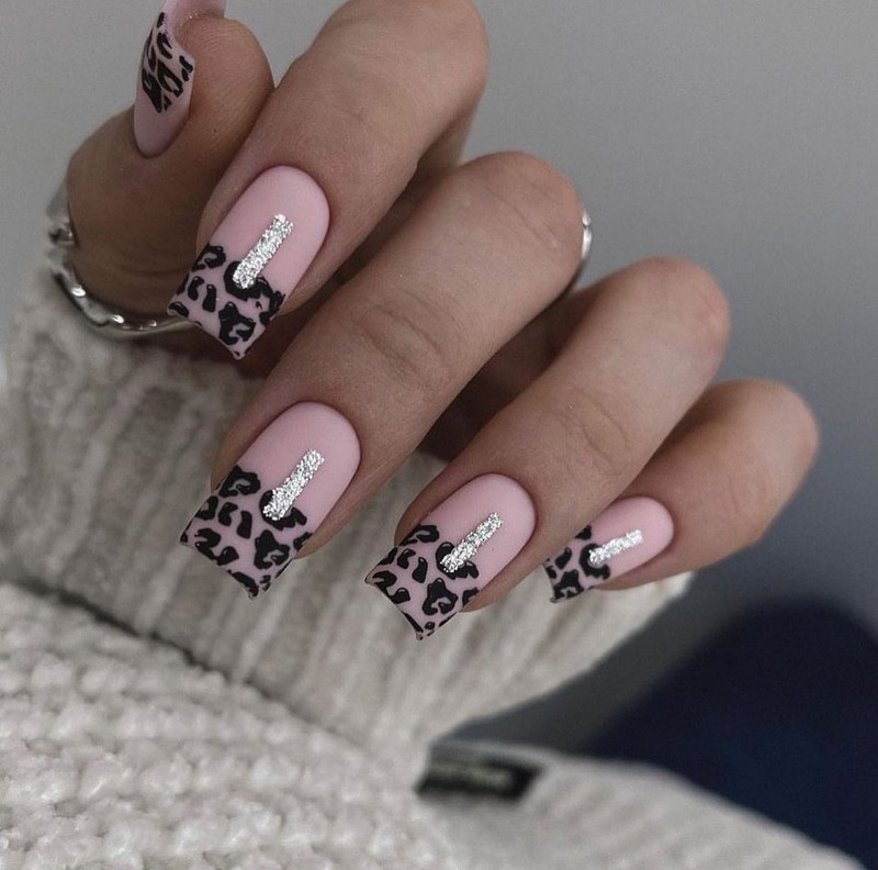 Френч-маникюр осень-зима 2026-2027 — новинки, фото