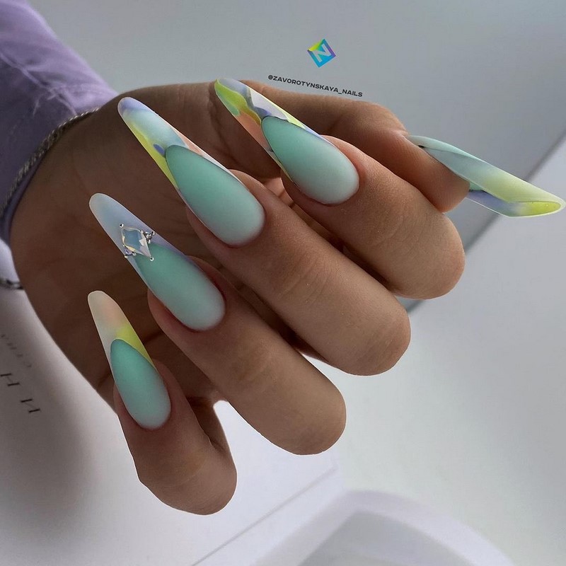 Френч-маникюр осень-зима 2026-2027 — новинки, фото