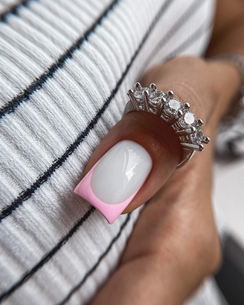 Френч-маникюр осень-зима 2026-2027 — новинки, фото