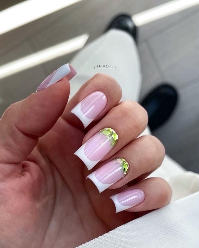 Френч-маникюр осень-зима 2026-2027 — новинки, фото