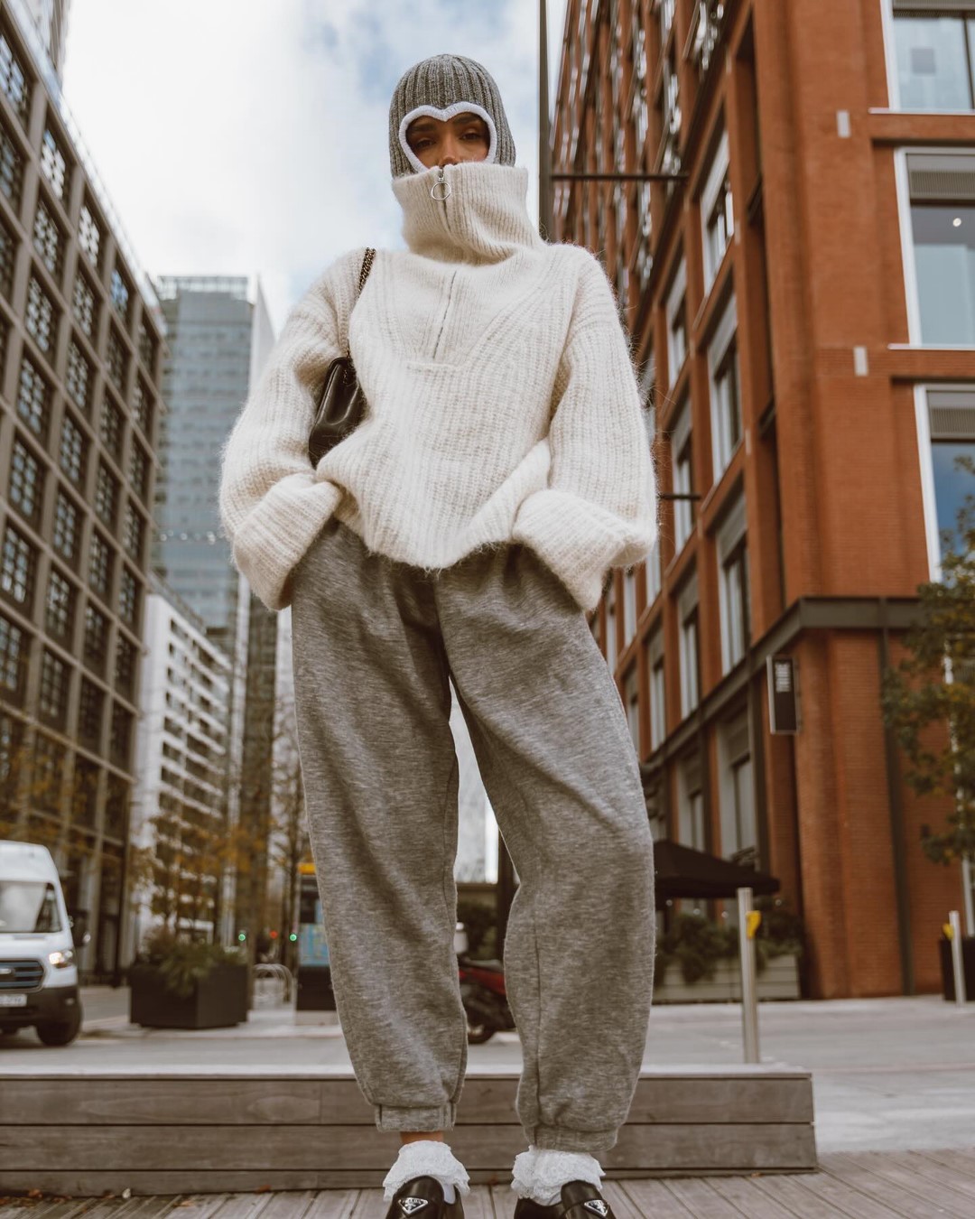 Новинки одежды осень-зима 2026-2027: список трендов и тенденций на фото