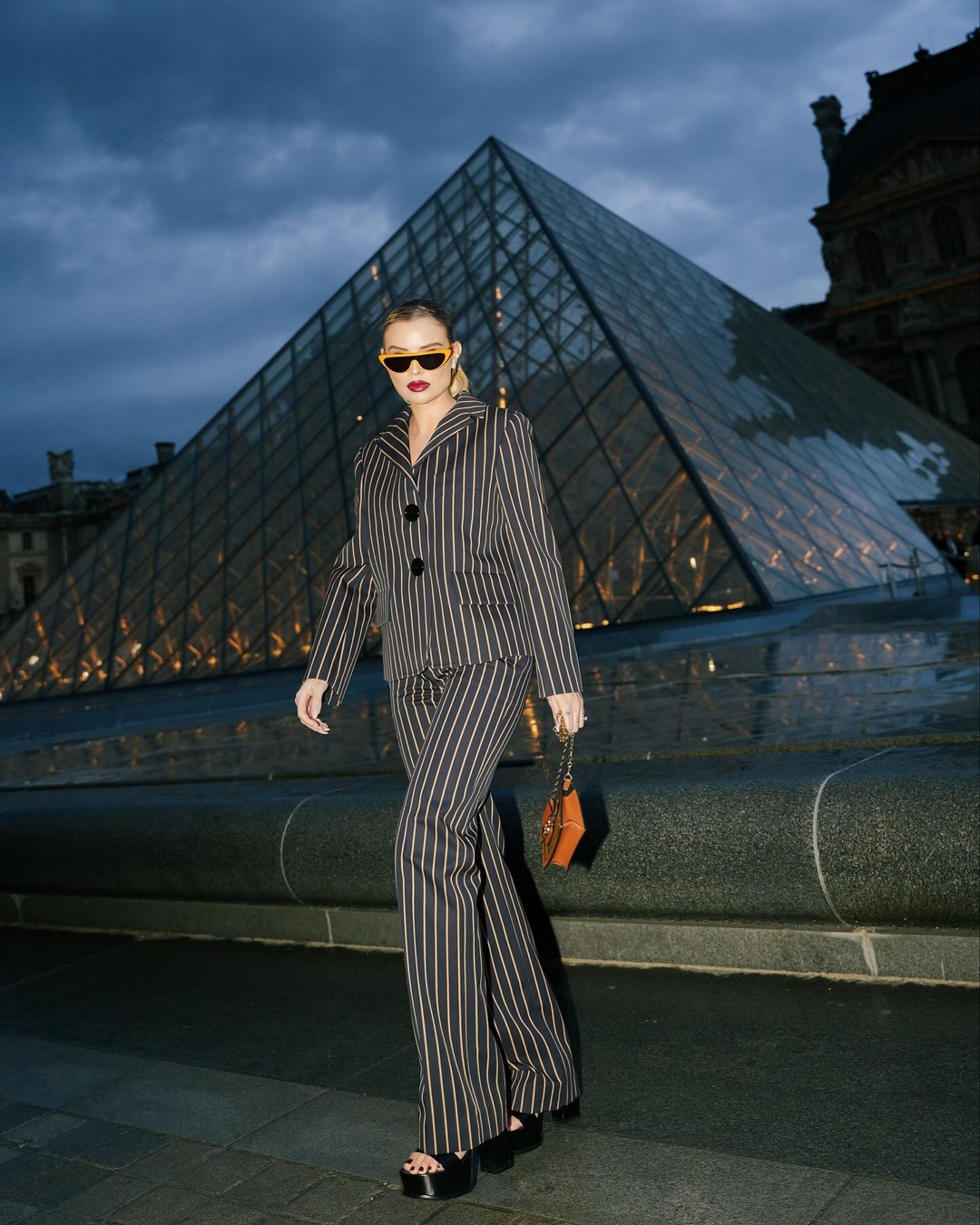 Новинки одежды осень-зима 2026-2027: список трендов и тенденций на фото