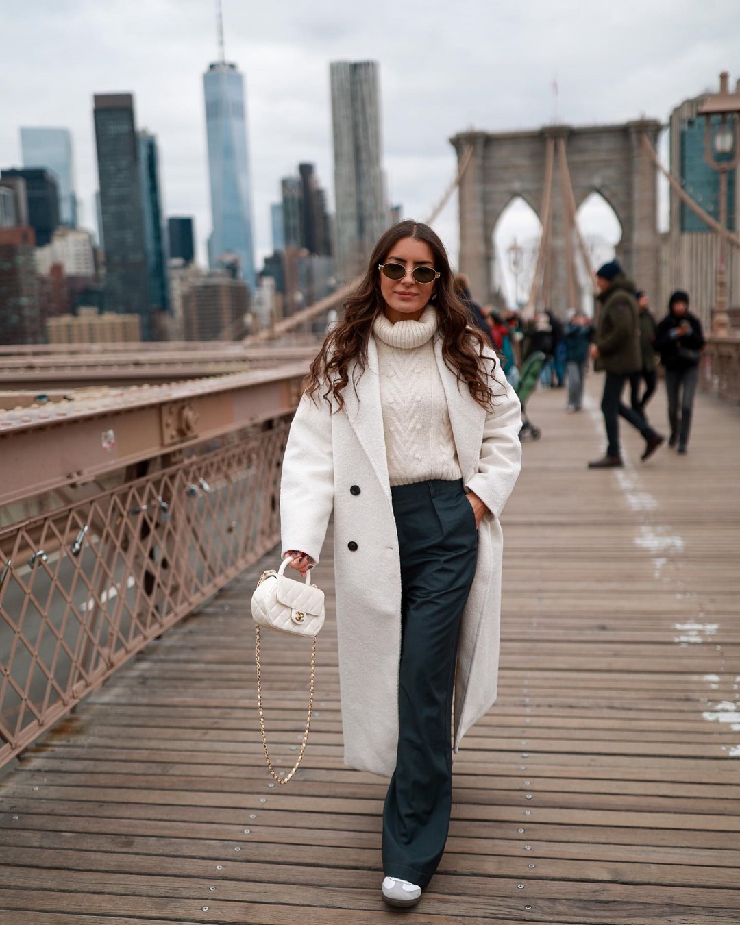 Новинки одежды осень-зима 2026-2027: список трендов и тенденций на фото