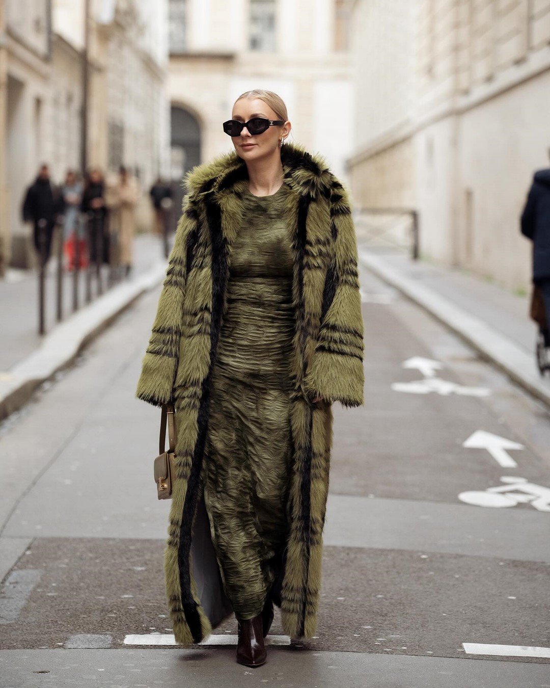 Новинки одежды осень-зима 2026-2027: список трендов и тенденций на фото