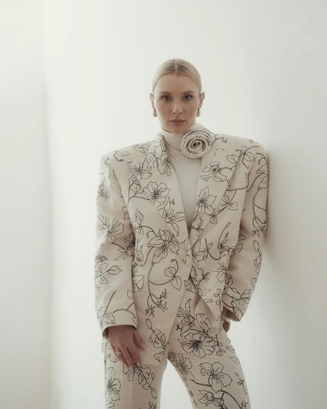 Новинки одежды осень-зима 2026-2027: список трендов и тенденций на фото