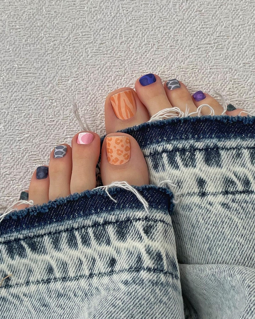 Летний педикюр 2026 — модные тренды дизайна с фото