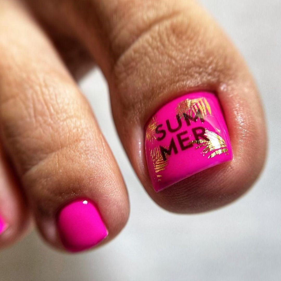 Летний педикюр 2026 — модные тренды дизайна с фото