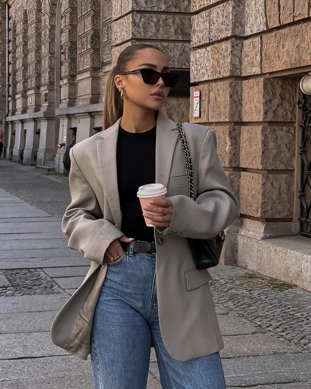 Женский пиджак осень-зима 2026-2027 – модели, образы, тренды