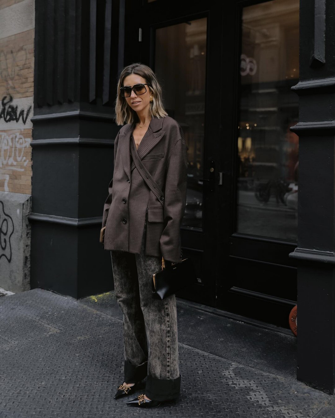 Джинсы осень-зима 2026-2027 — трендовые модели на фото