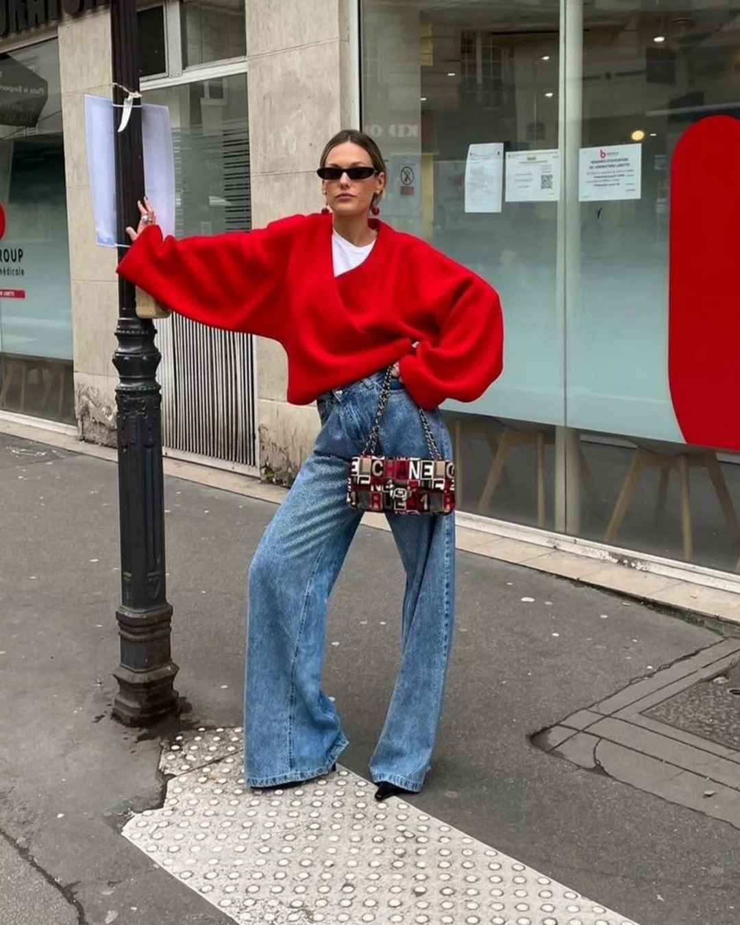 Джинсы осень-зима 2026-2027 — трендовые модели на фото