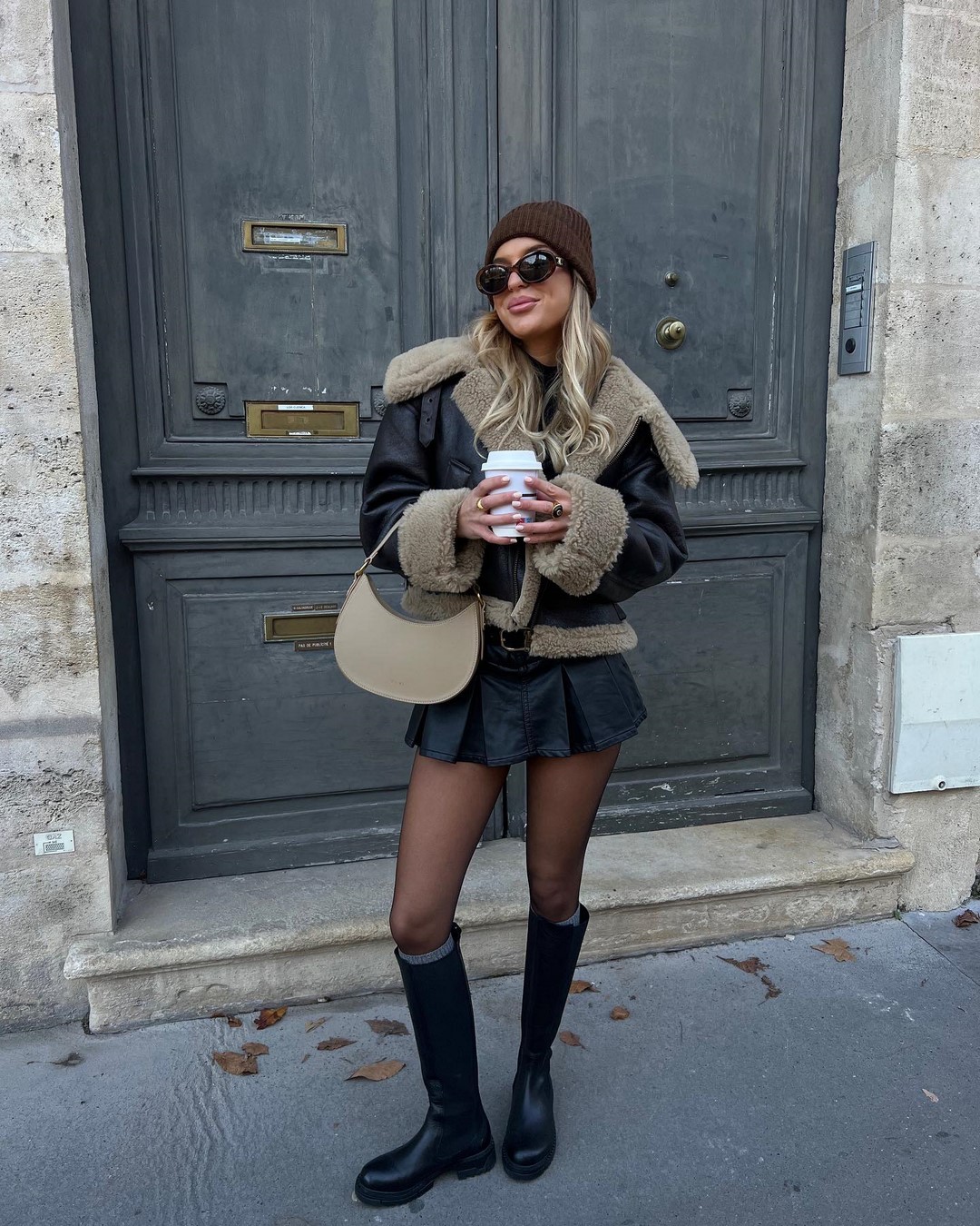 Как одеваться зимой 2026-2027: топ зимних образов на фото