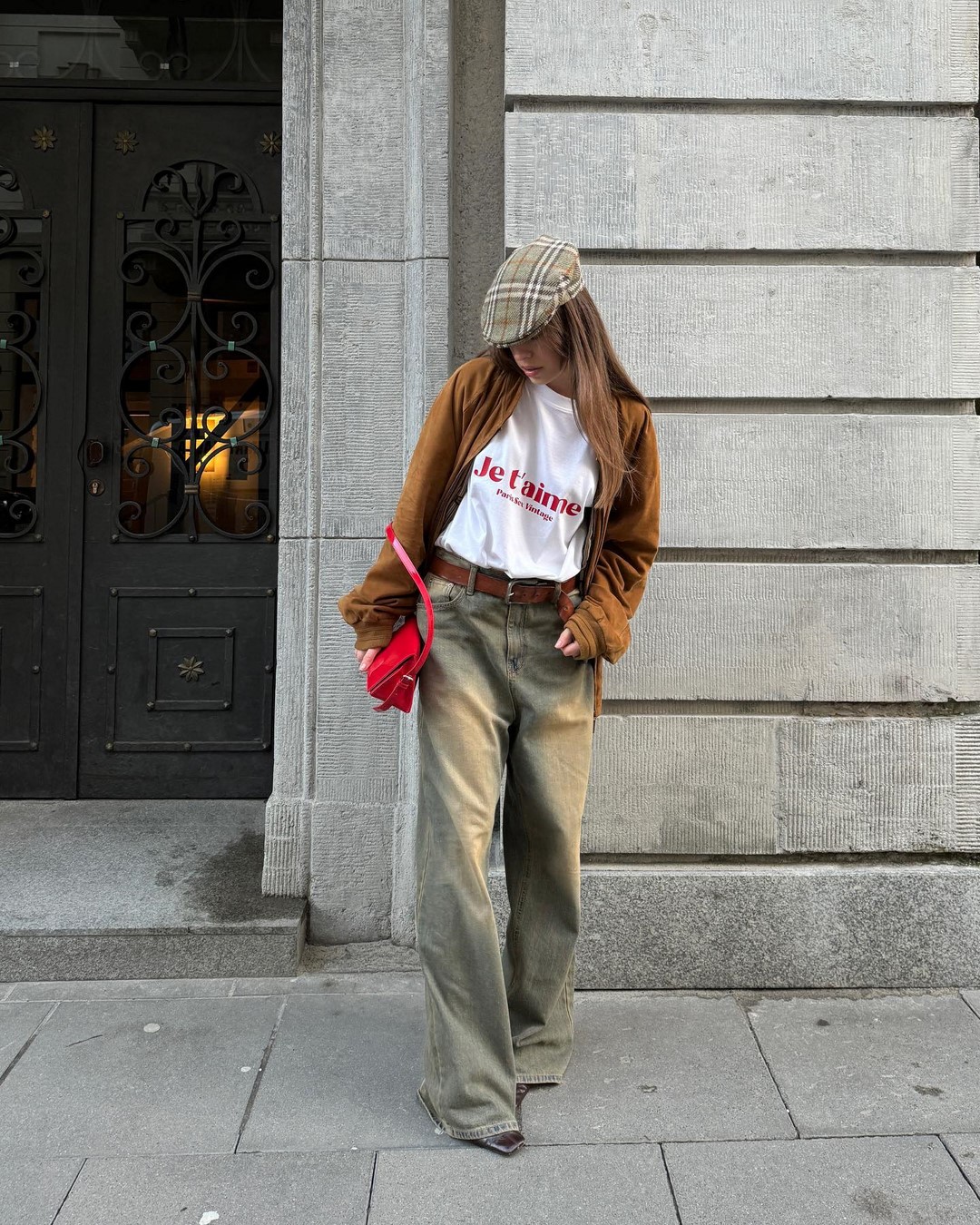 Джинсы осень-зима 2026-2027 — трендовые модели на фото