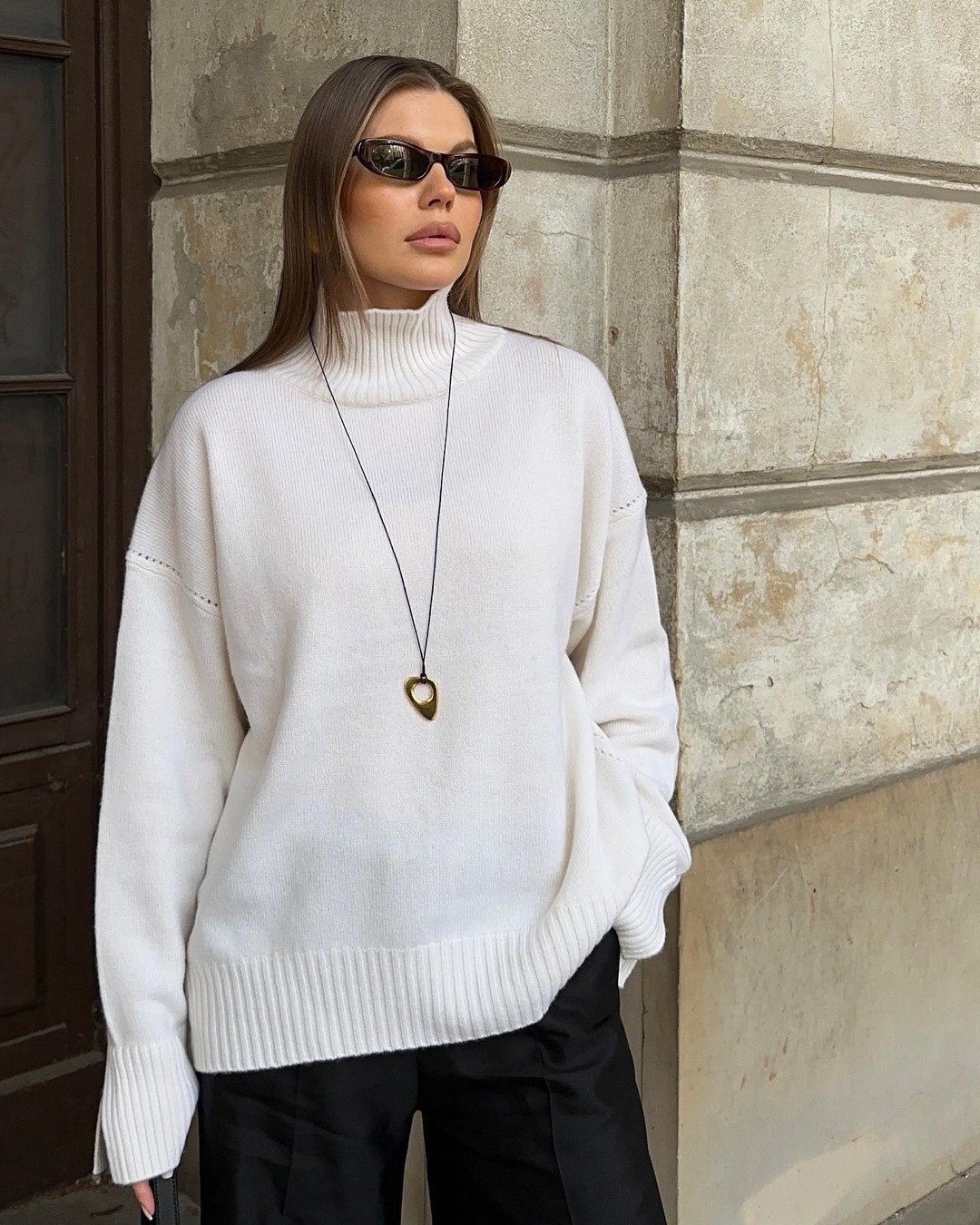 Как одеваться зимой 2026-2027: топ зимних образов на фото