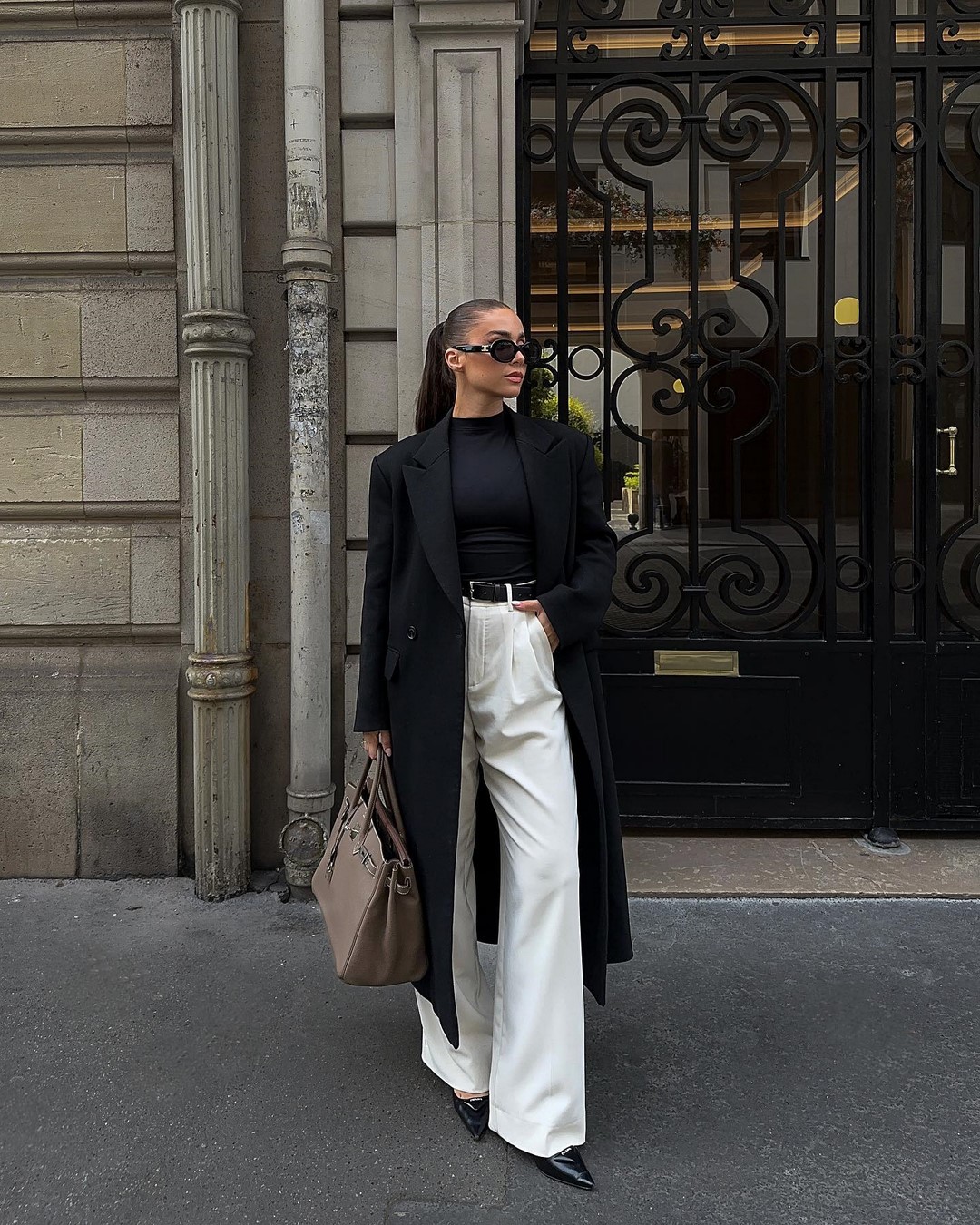 Джинсы осень-зима 2026-2027 — трендовые модели на фото