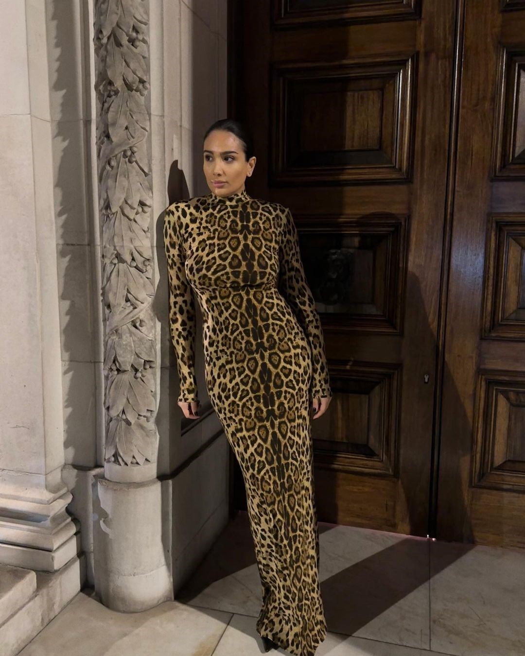 Как одеваться зимой 2026-2027: топ зимних образов на фото