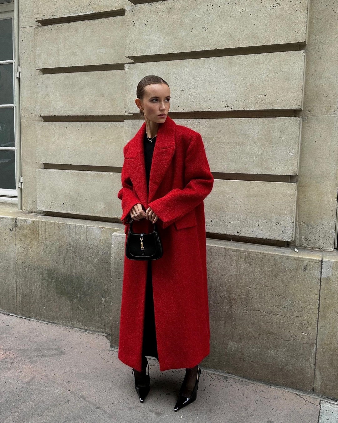 Как одеваться зимой 2026-2027: топ зимних образов на фото