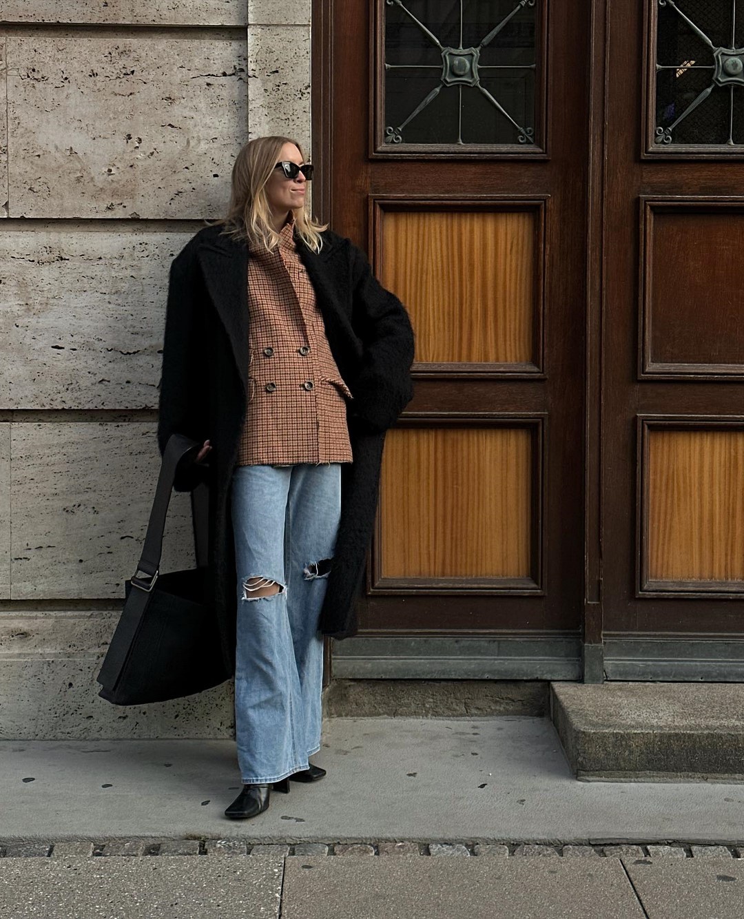 Джинсы осень-зима 2026-2027 — трендовые модели на фото