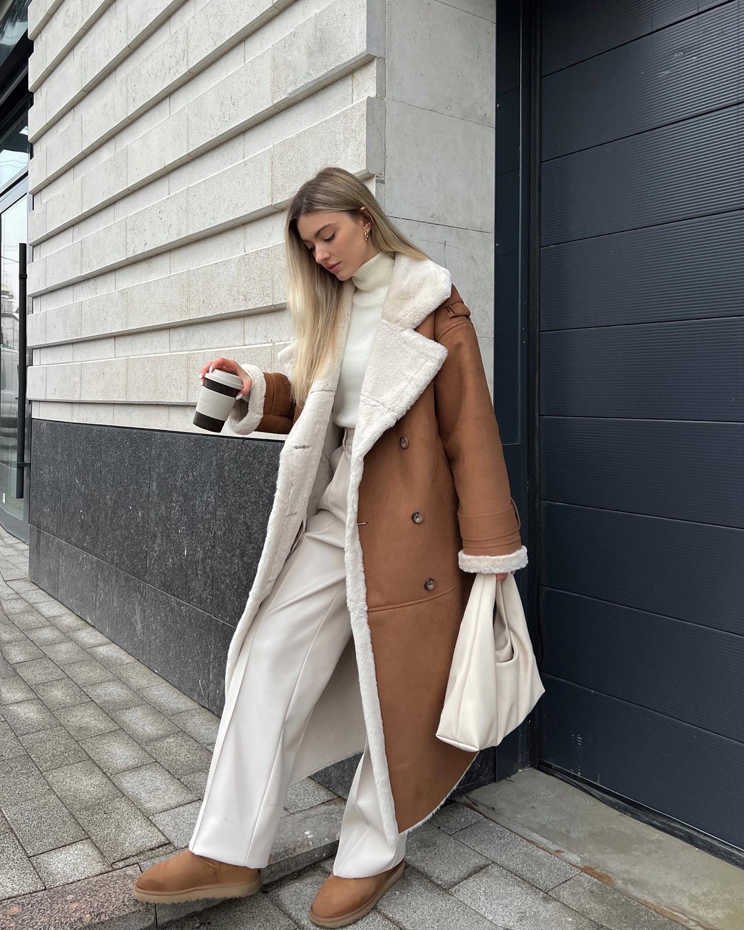 Как одеваться зимой 2026-2027: топ зимних образов на фото