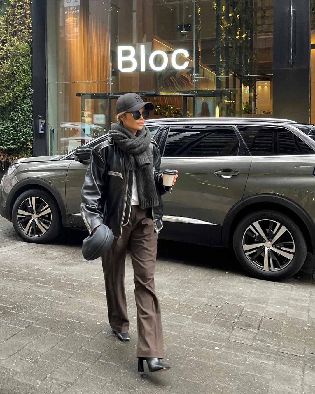 Трендовые брюки осень-зима 2026-2027 — главные новинки