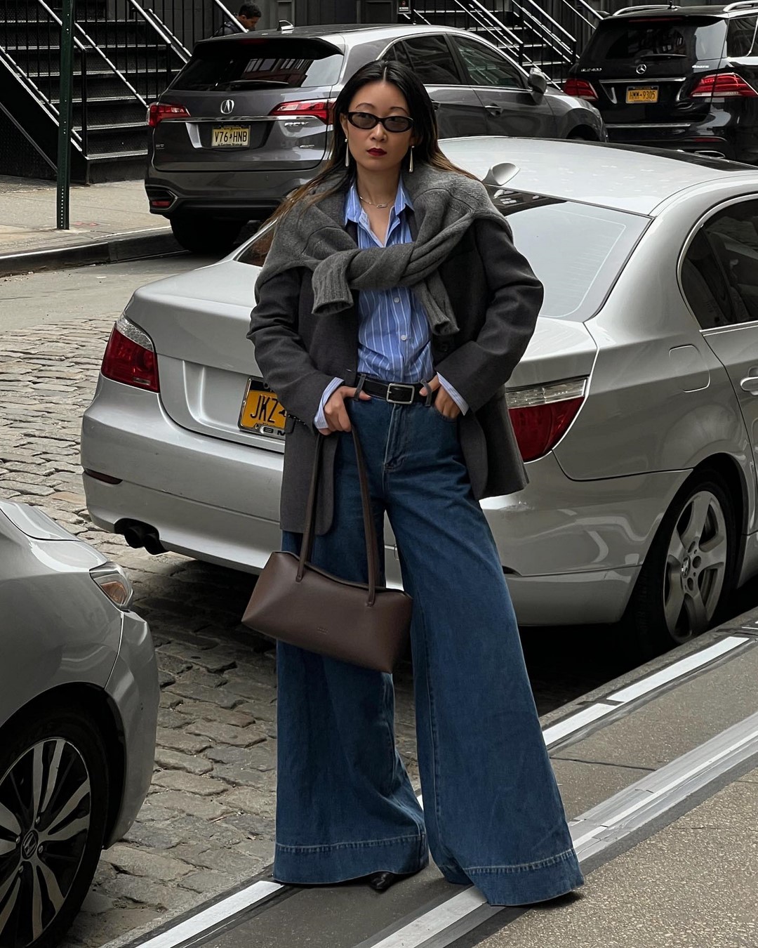 Джинсы осень-зима 2026-2027 — трендовые модели на фото