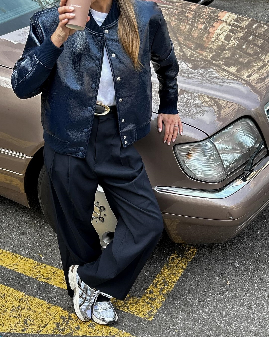 Джинсы осень-зима 2026-2027 — трендовые модели на фото