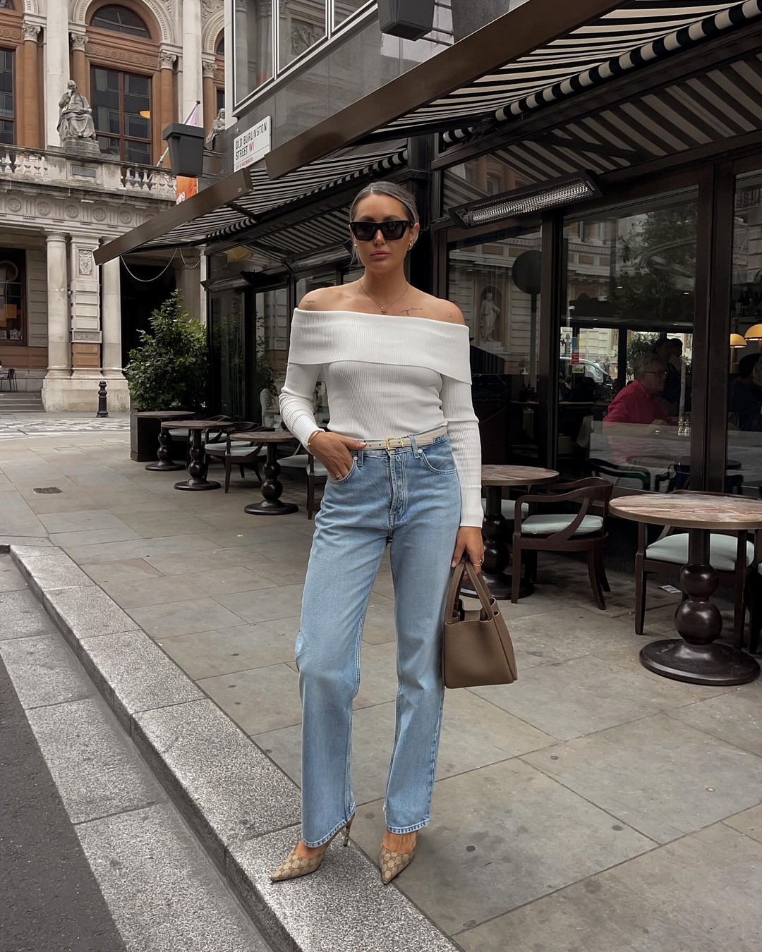 Джинсы осень-зима 2026-2027 — трендовые модели на фото