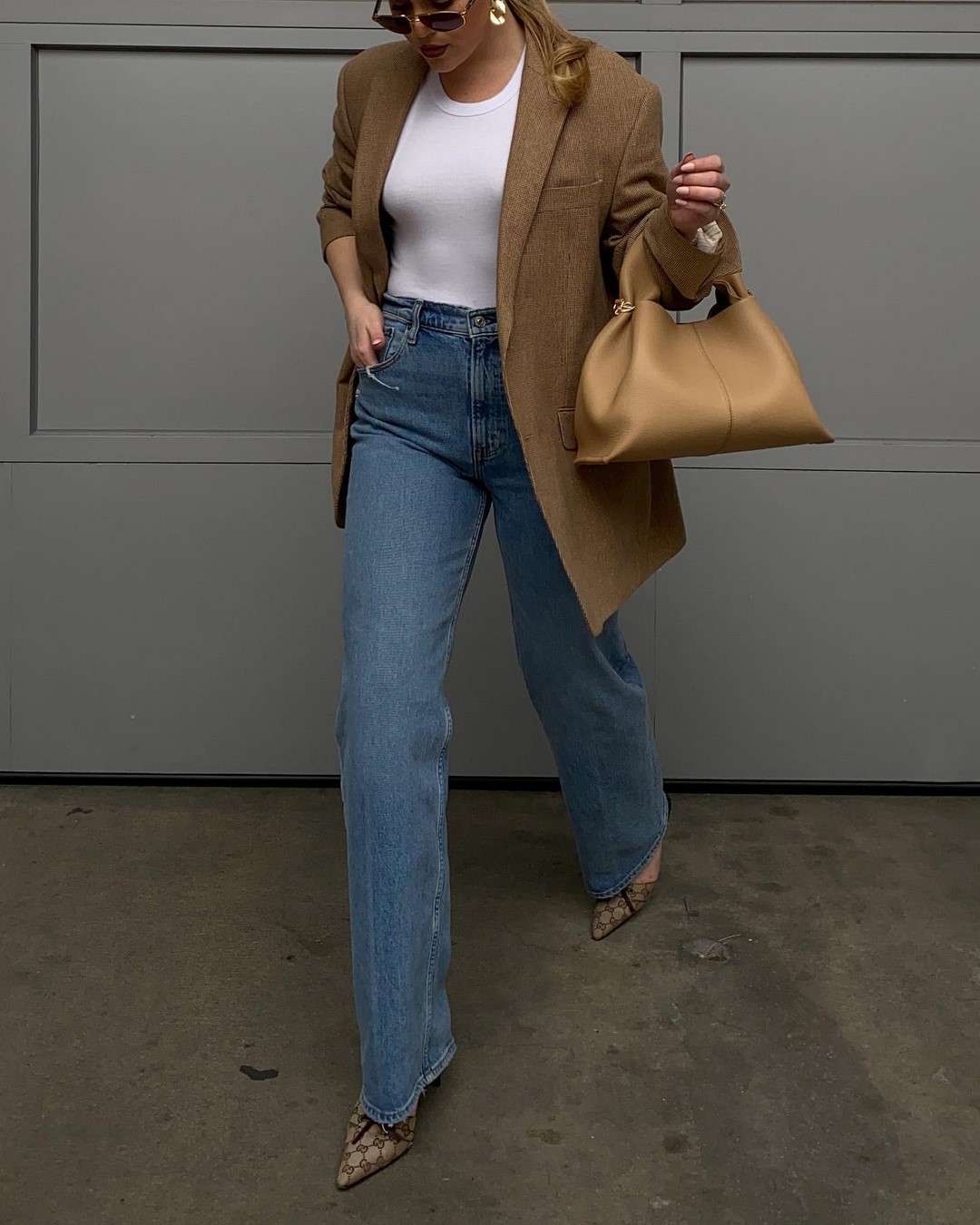 Джинсы осень-зима 2026-2027 — трендовые модели на фото