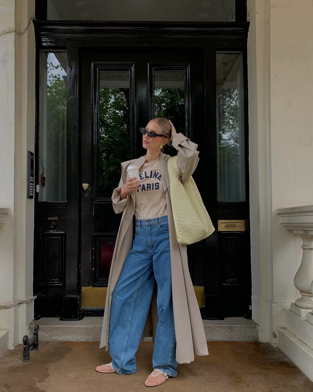 Джинсы осень-зима 2026-2027 — трендовые модели на фото