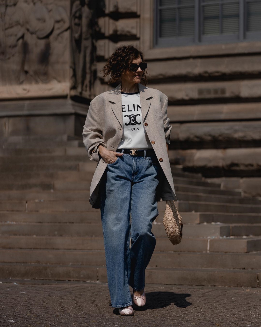 Джинсы осень-зима 2026-2027 — трендовые модели на фото