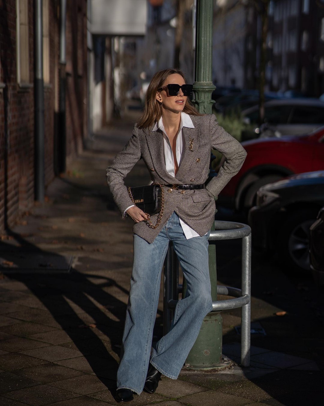 Джинсы осень-зима 2026-2027 — трендовые модели на фото