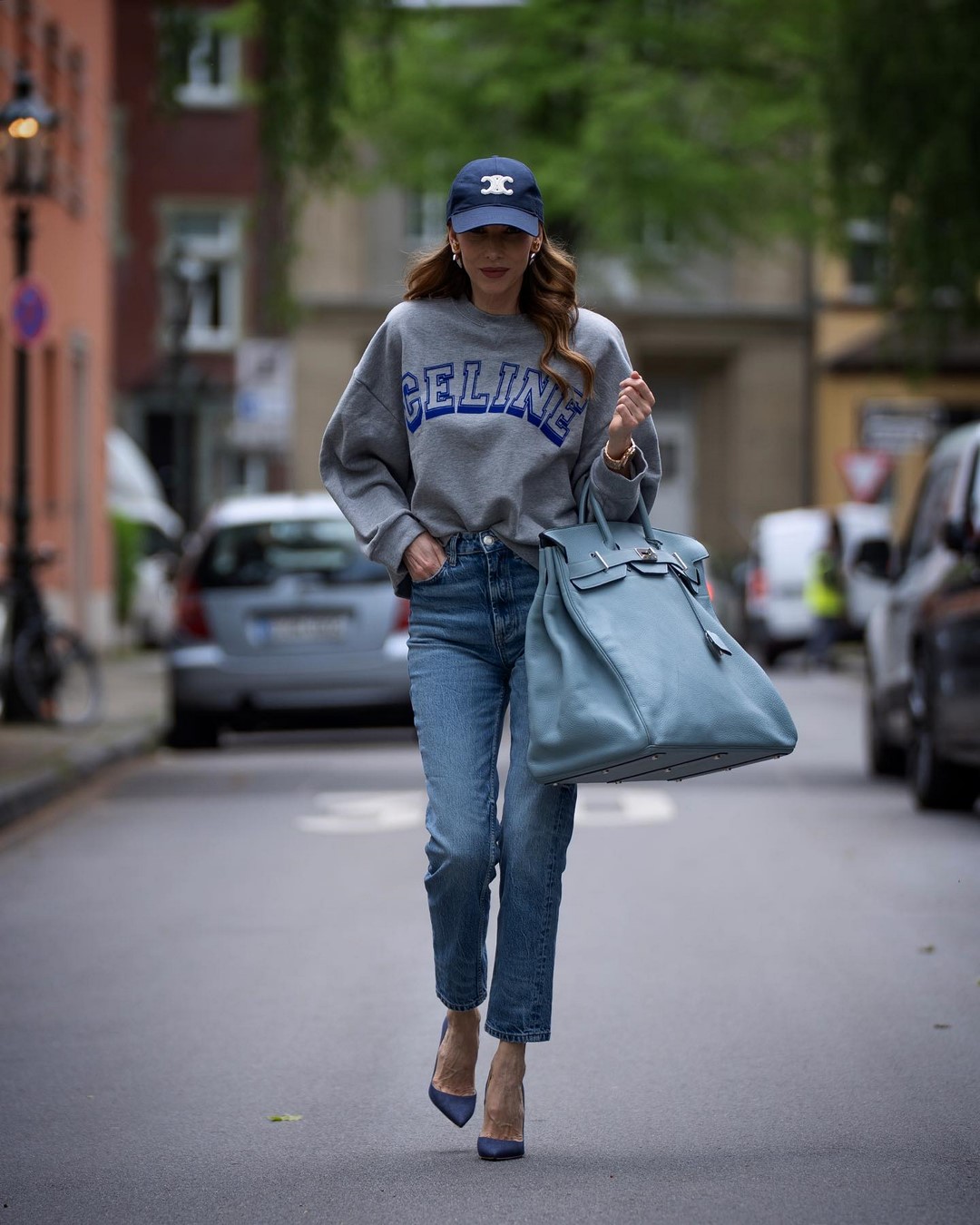 Джинсы осень-зима 2026-2027 — трендовые модели на фото