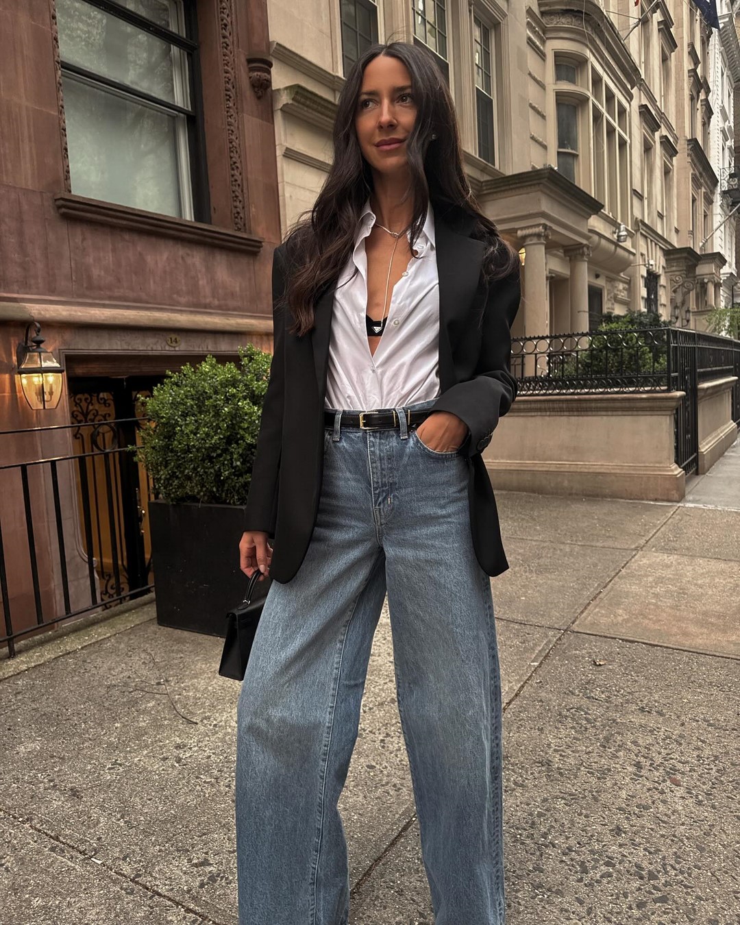 Джинсы осень-зима 2026-2027 — трендовые модели на фото