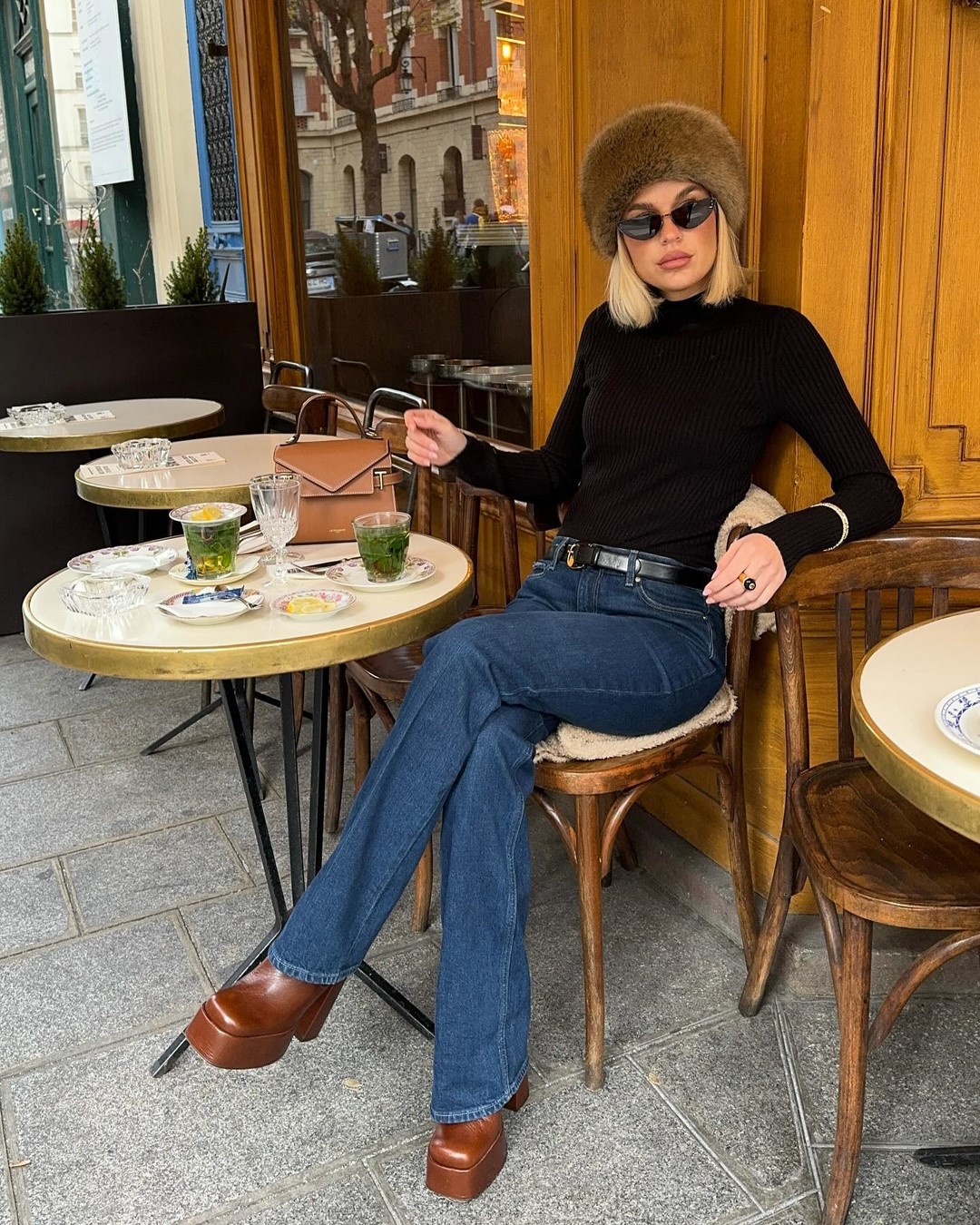 Джинсы осень-зима 2026-2027 — трендовые модели на фото