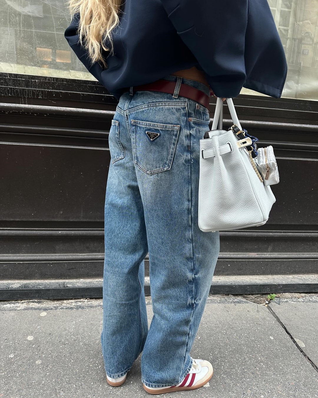 Джинсы осень-зима 2026-2027 — трендовые модели на фото