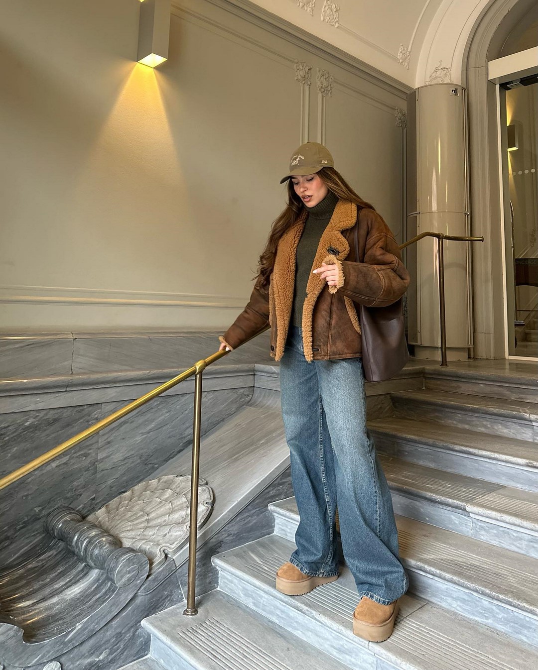 Джинсы осень-зима 2026-2027 — трендовые модели на фото