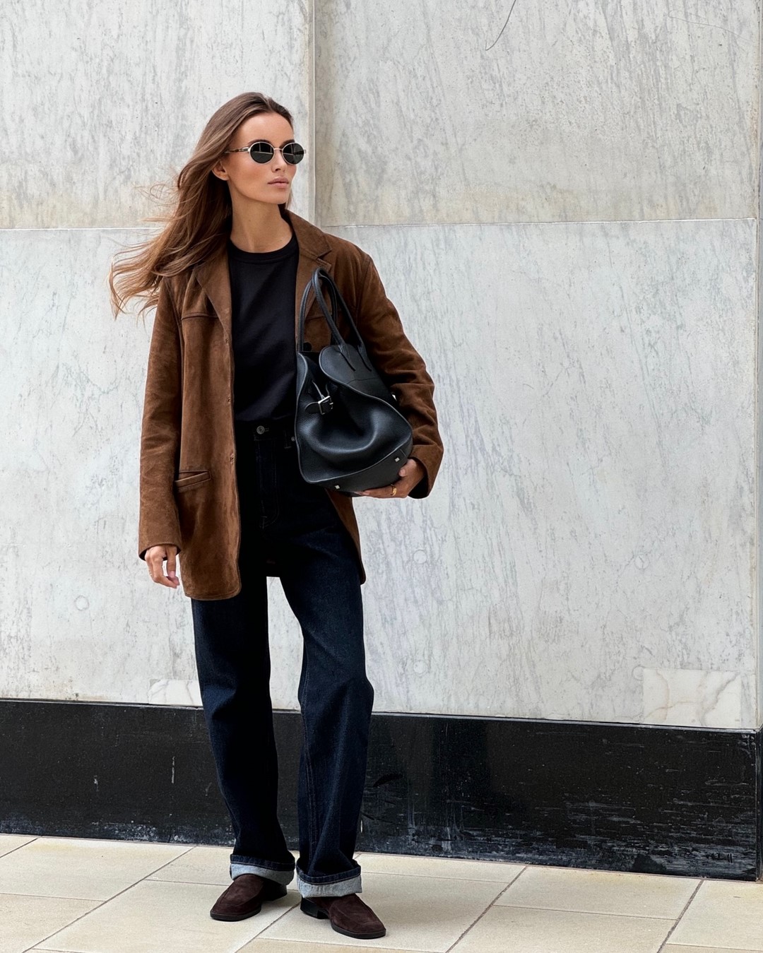 Джинсы осень-зима 2026-2027 — трендовые модели на фото