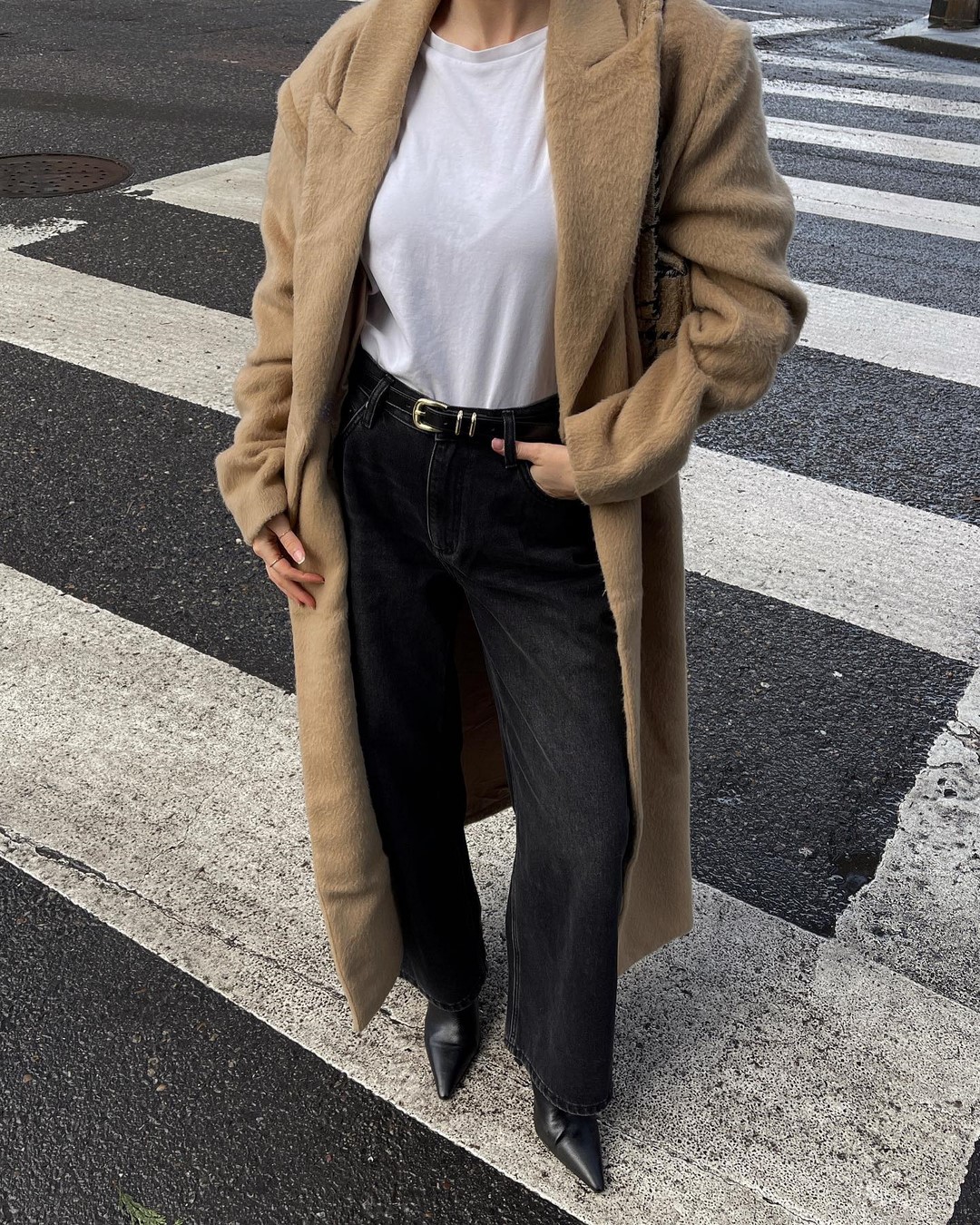 Джинсы осень-зима 2026-2027 — трендовые модели на фото