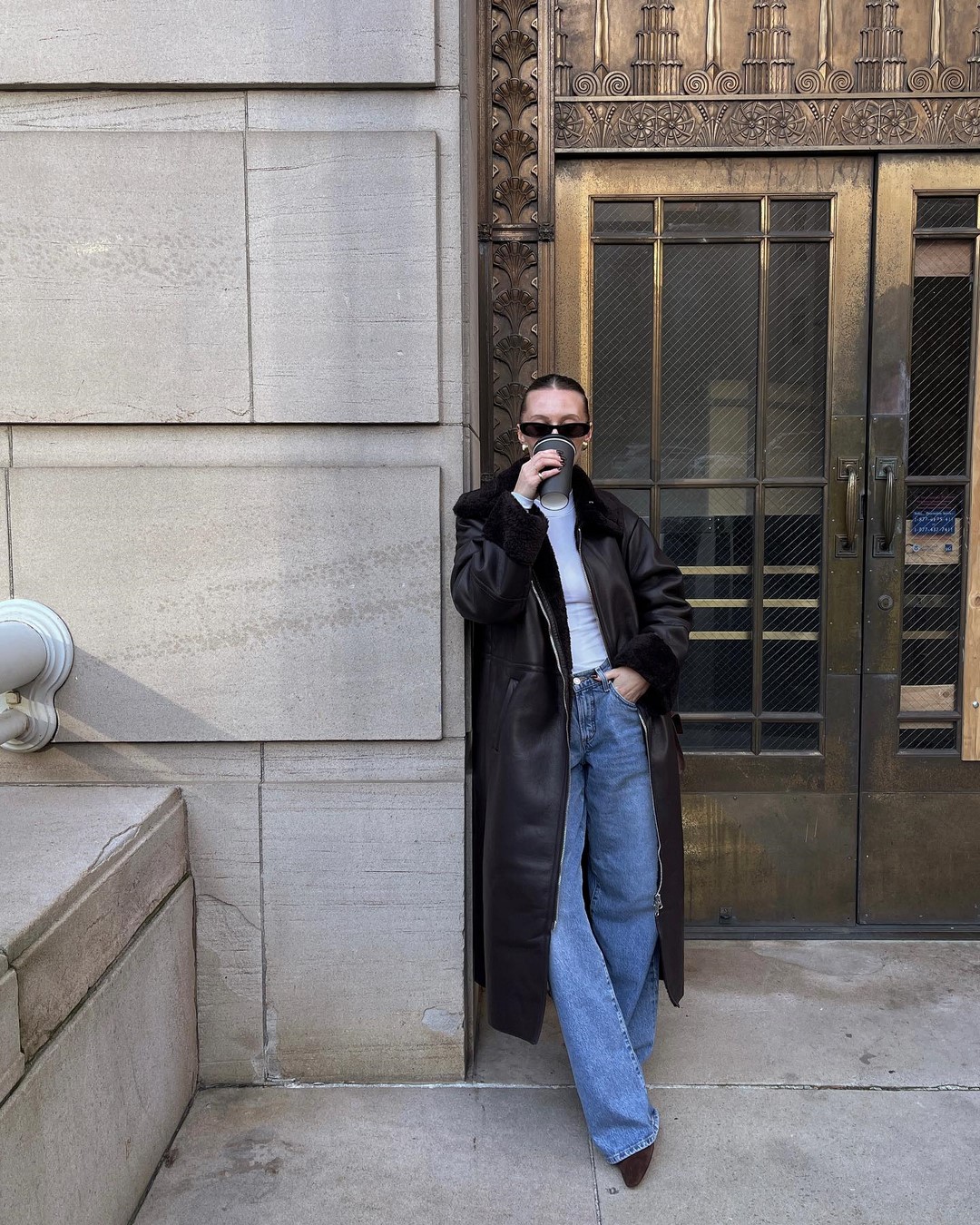 Джинсы осень-зима 2026-2027 — трендовые модели на фото