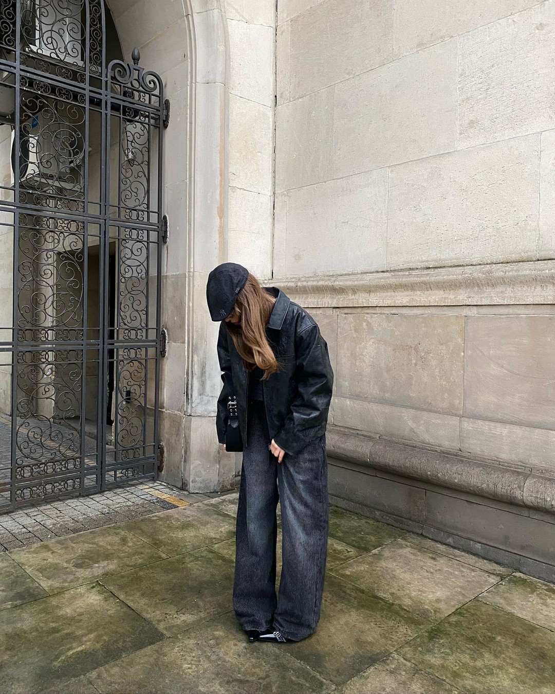 Джинсы осень-зима 2026-2027 — трендовые модели на фото