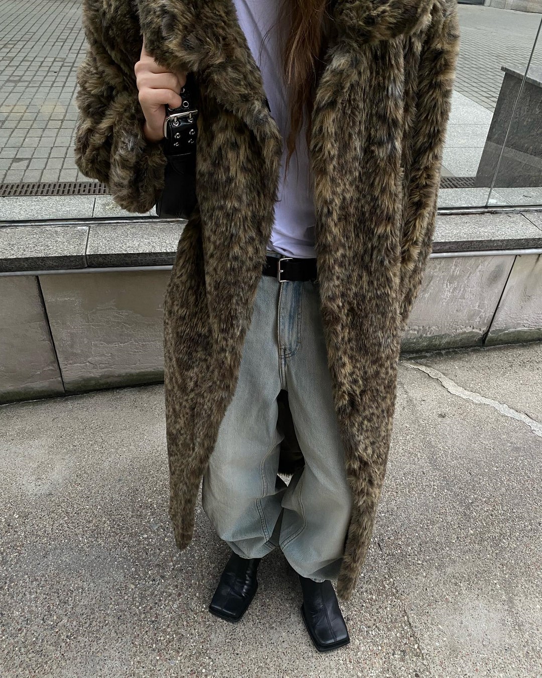 Джинсы осень-зима 2026-2027 — трендовые модели на фото