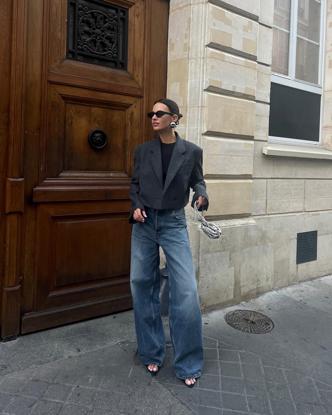 Джинсы осень-зима 2026-2027 — трендовые модели на фото