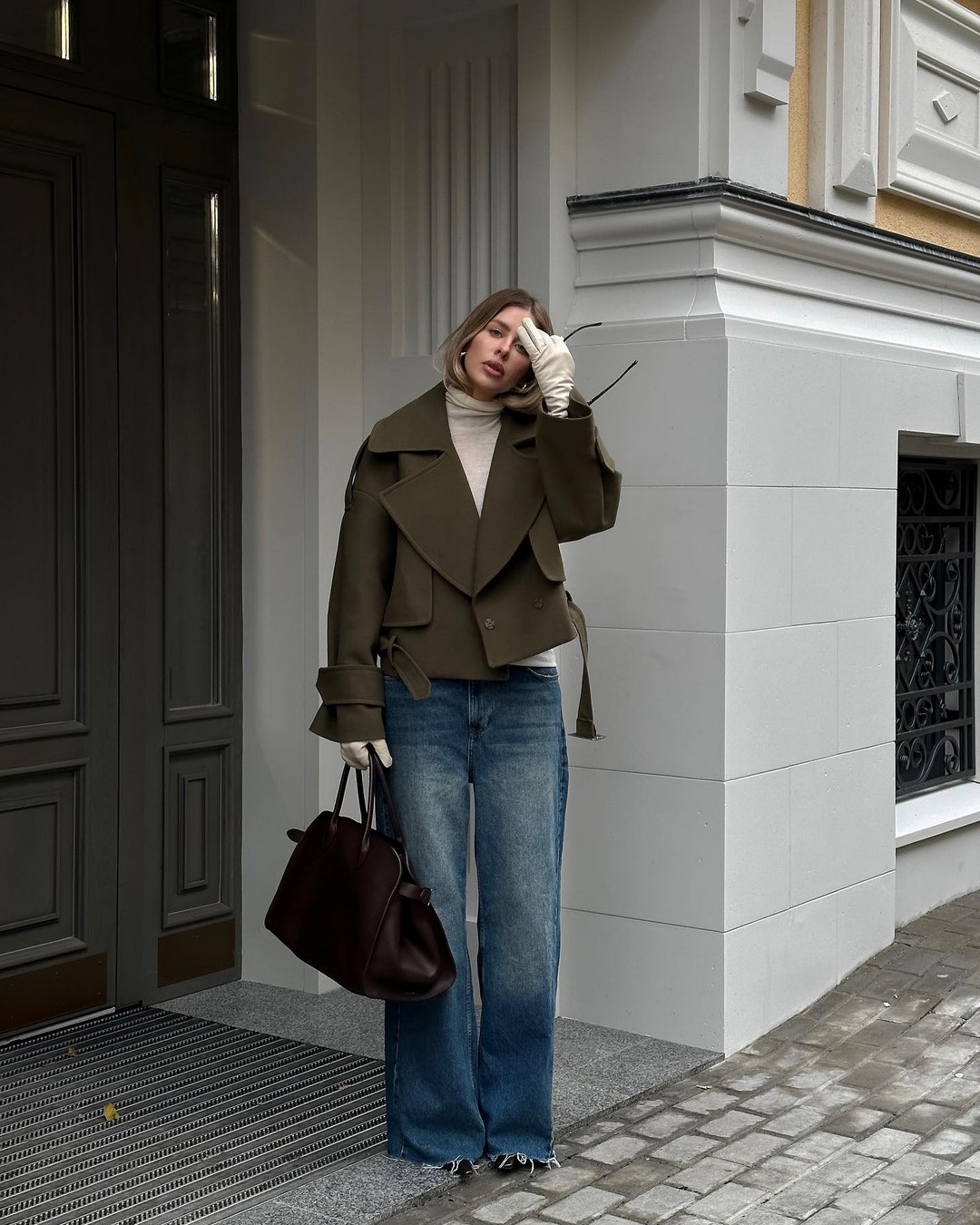 Джинсы осень-зима 2026-2027 — трендовые модели на фото