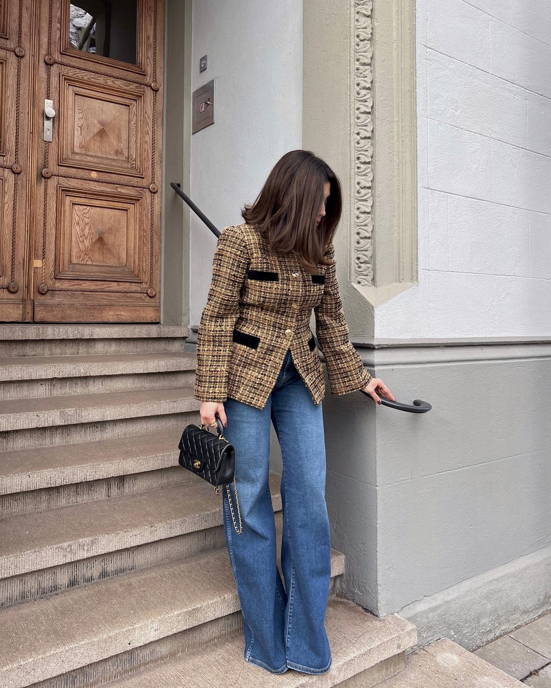 Джинсы осень-зима 2026-2027 — трендовые модели на фото