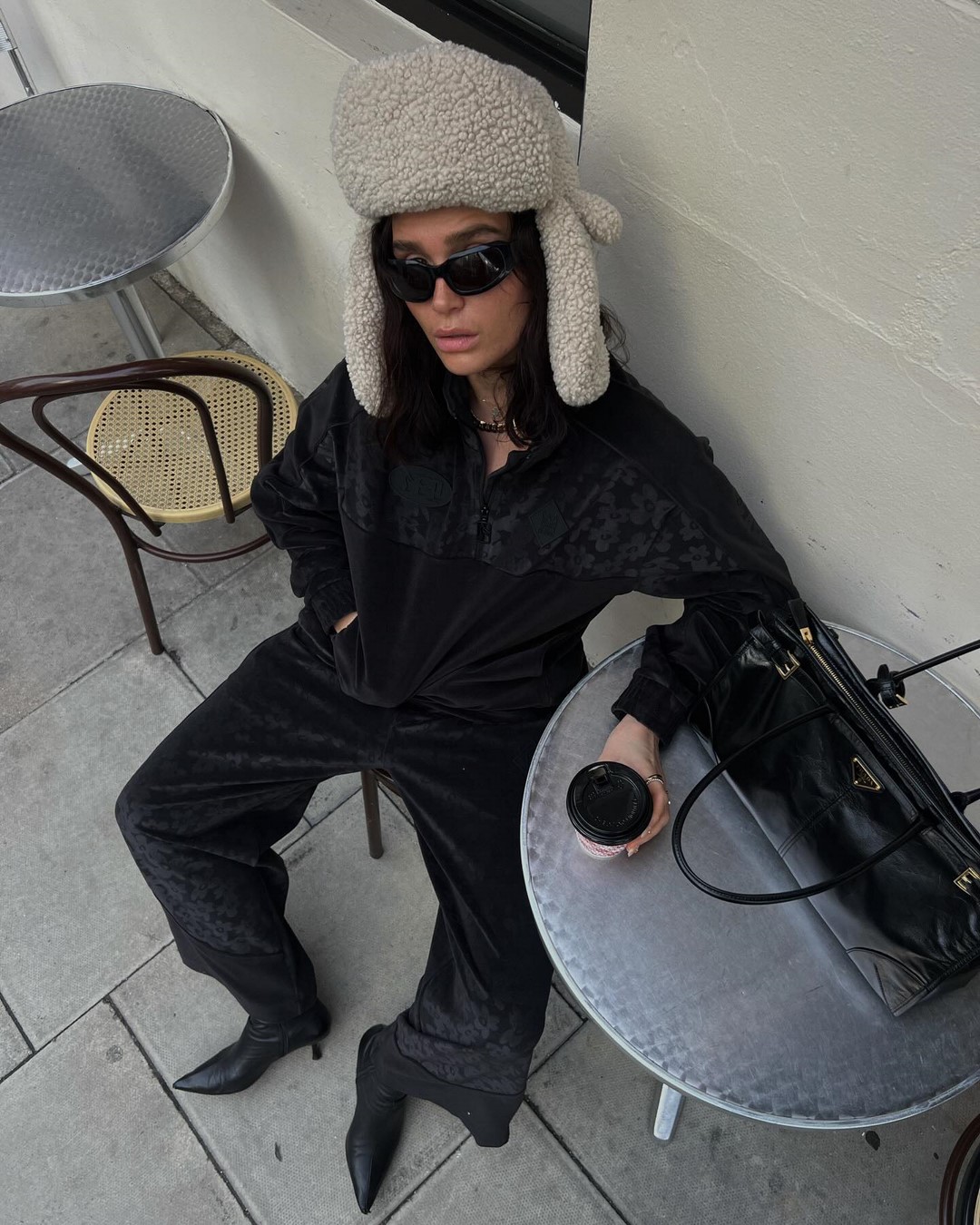 Как одеваться зимой 2026-2027: топ зимних образов на фото