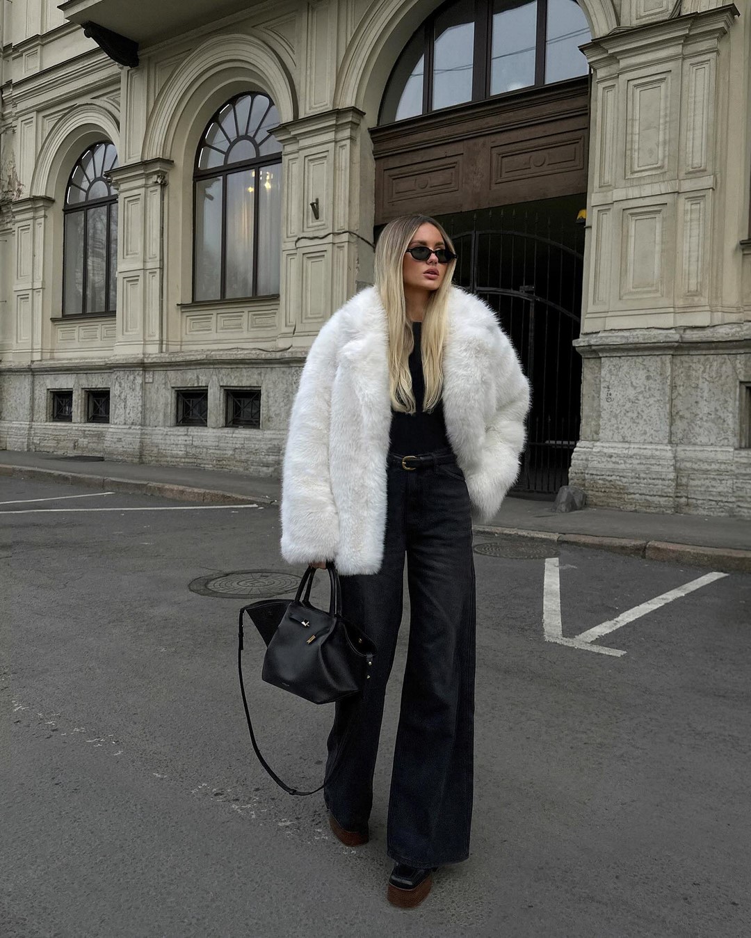 Как одеваться зимой 2026-2027: топ зимних образов на фото