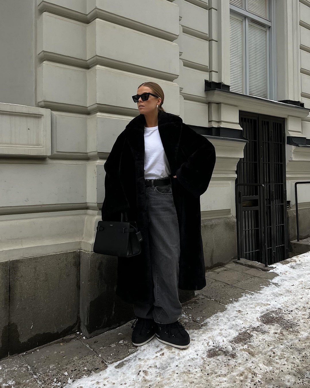 Как одеваться зимой 2026-2027: топ зимних образов на фото