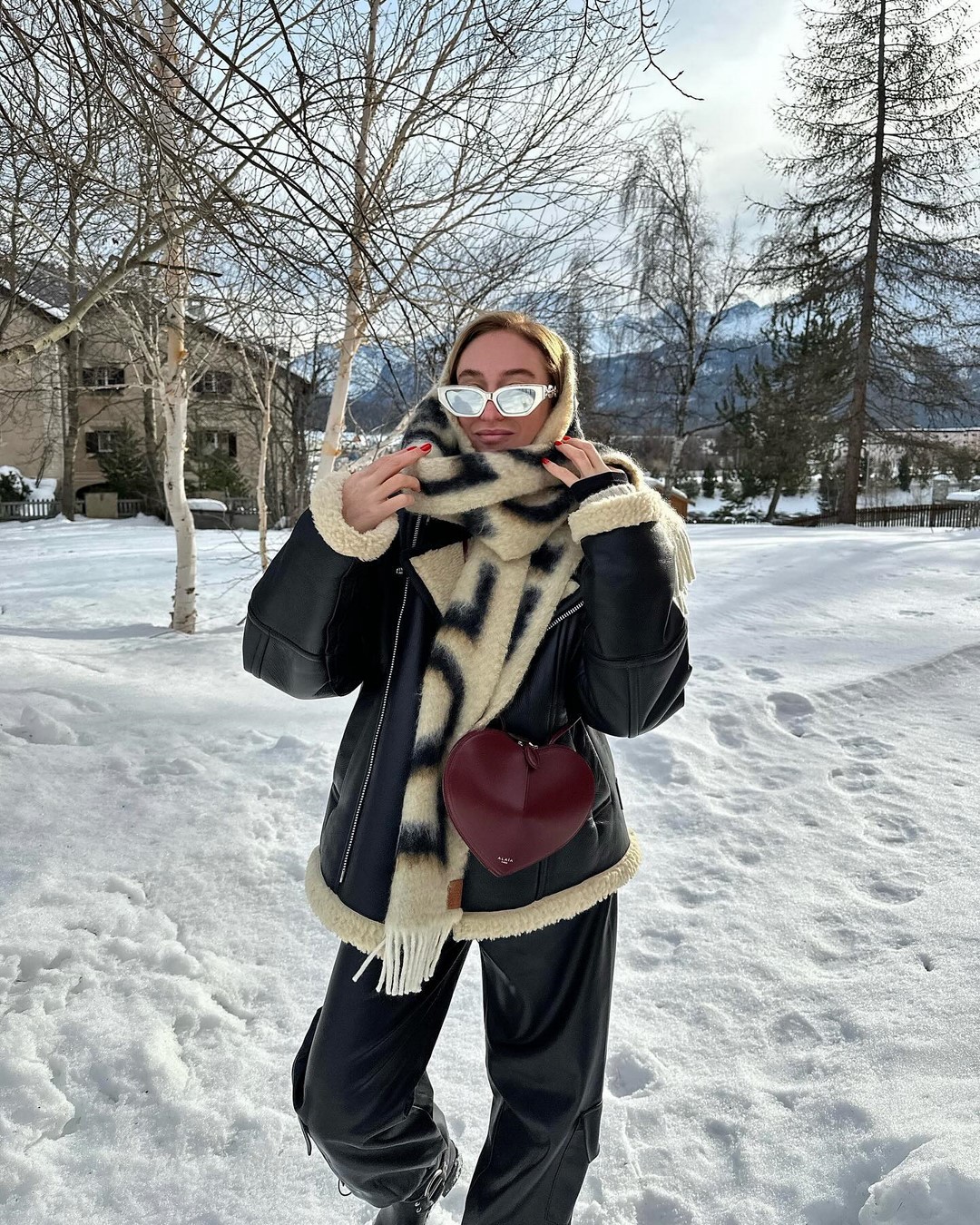 Как одеваться зимой 2026-2027: топ зимних образов на фото