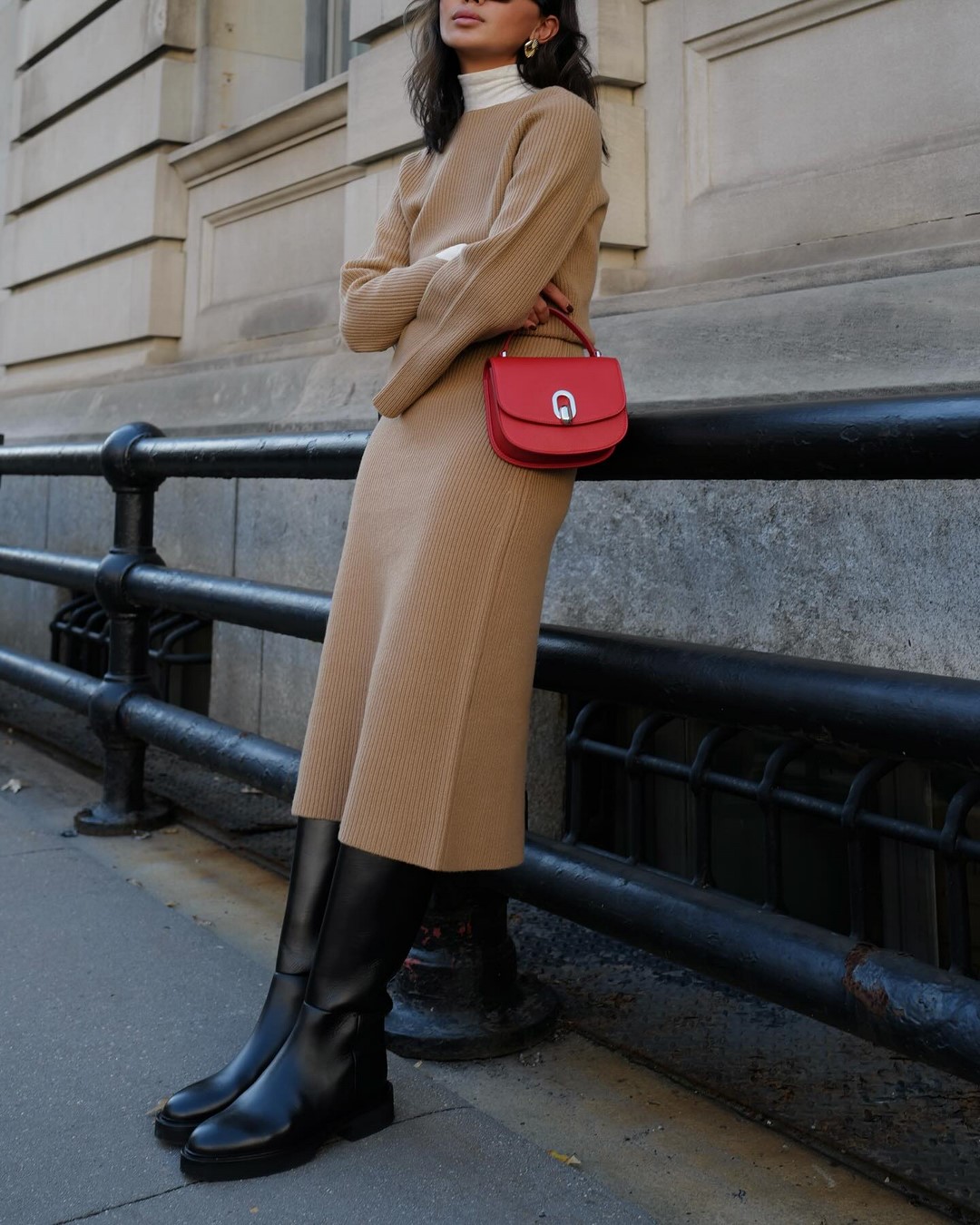 Как одеваться зимой 2026-2027: топ зимних образов на фото